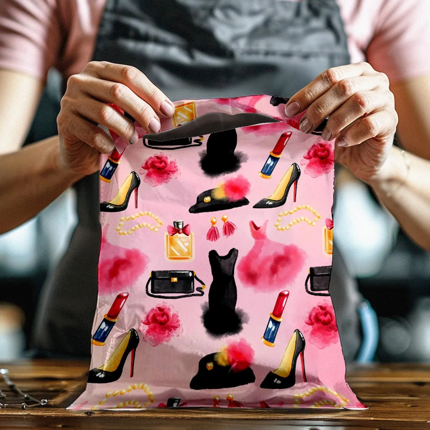 10x13 (100) Fashion Boutique Valentine's Day Designer Poly Mailers Waterproof Self Sealing Tear Resistant Polymailers Shipping Envelopes Premium Printed Bags For Small Businesses