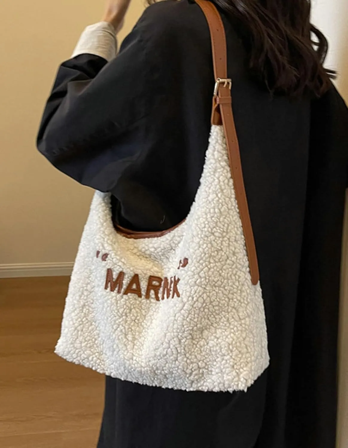 2024 Fashion Lamb Wool Tote Bag Women Cozy Furry Shoulder Bag Adjustable PU Strap Magnetic Closure Commuter Handbag