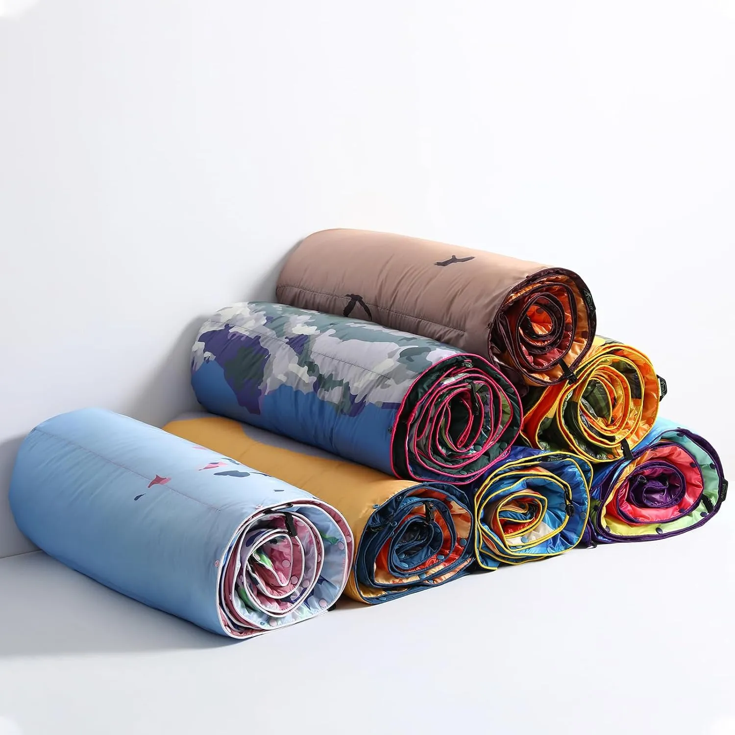 APSMILE Outdoor Down Blanket | Extra Warm & Puffy Camping Blanket | Water-Resistant, Lightweight, Packable Sleeping Quilt for Camp, Travel, Hiking, Picnic, Backpack (Flower Field HD Printed, 52"x75")