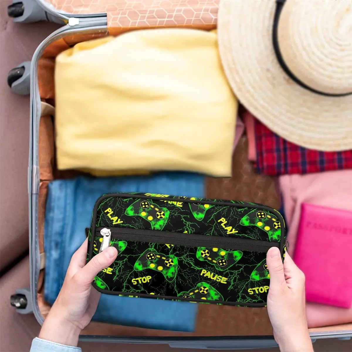 Boys Travel Toiletry Bag, Kids Waterproof Hanging Dopp Kit, Wash Bag with Large Capacity for Travel, Sports, Shower, Green Game Joysticks