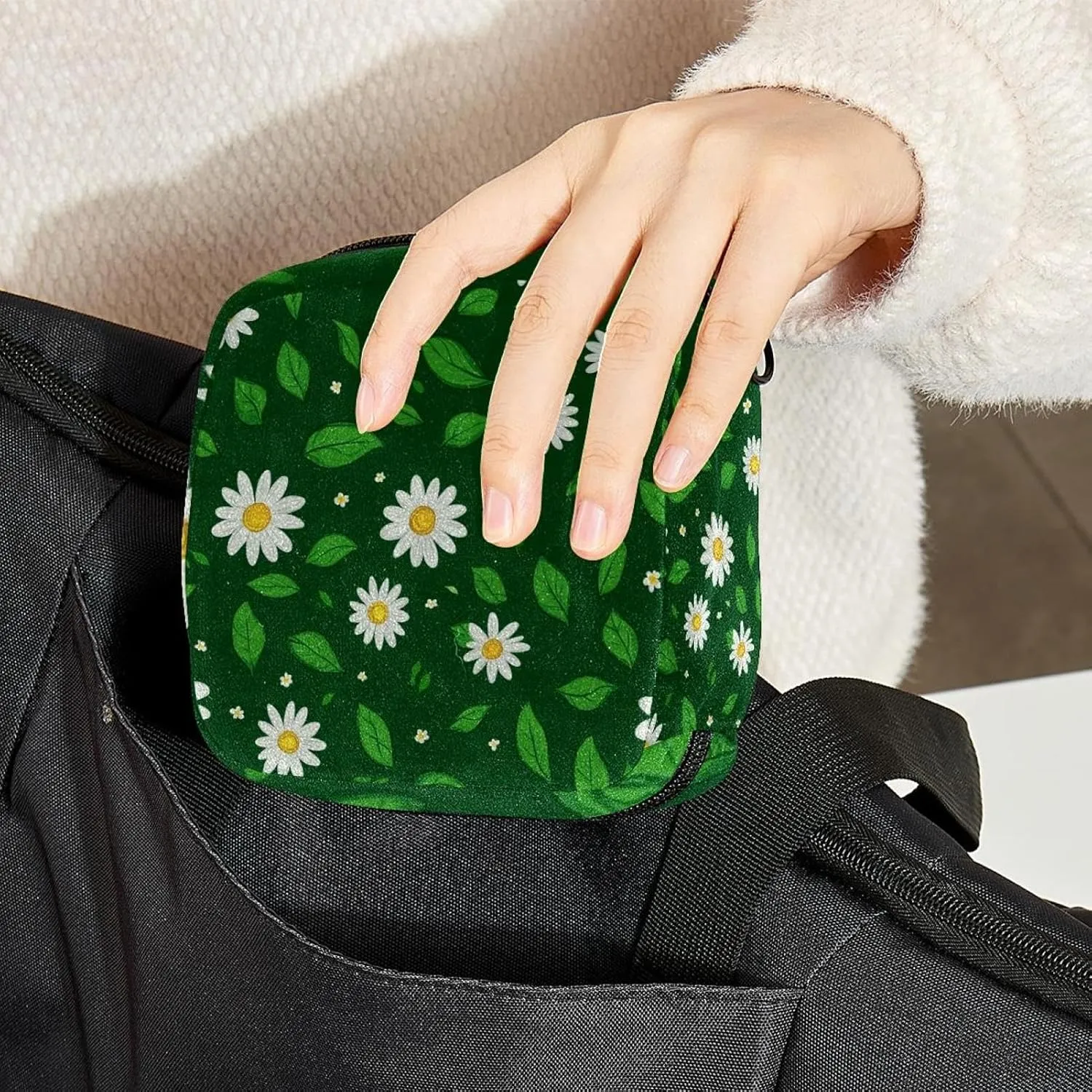 Daisy Green Leaves and Little White Flow (3) Makeup Bag, Cosmetic Bag, Portable Toiletry Bag for Women and Girls