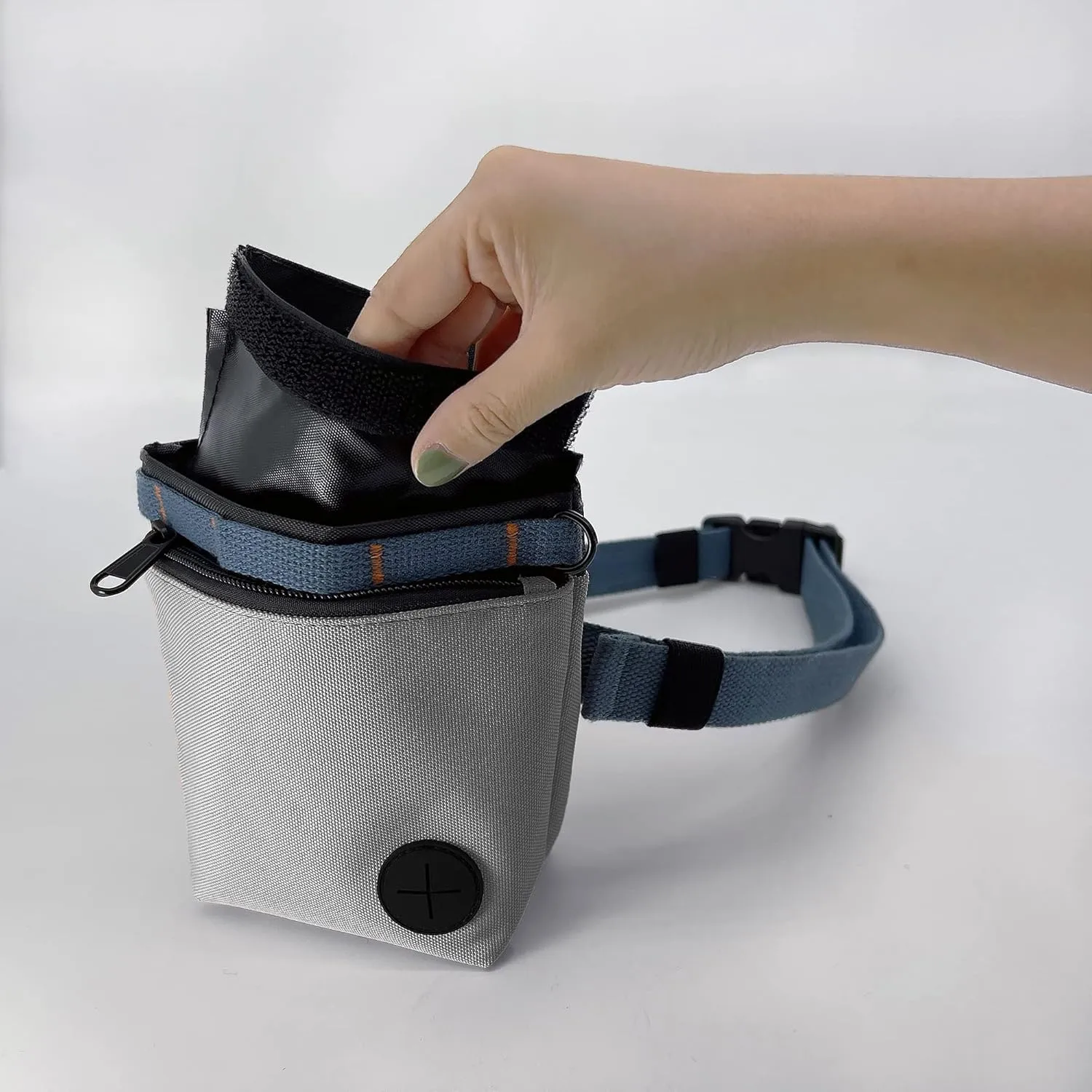 Dog Treat Pouch with Pet Training Clicker, Dog Training Treat Pouch Kit, Magnetic Closure, Hands-Free Training. (Grey)