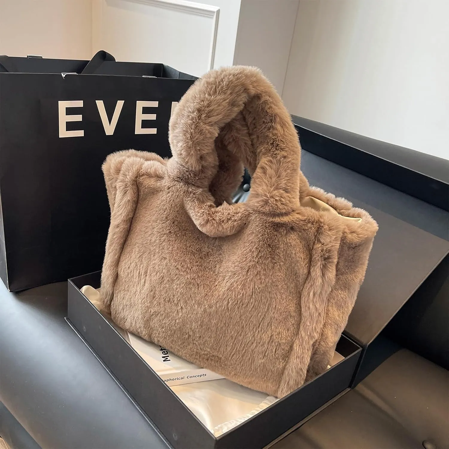 Fluffy Tote Bag Large Fur Purses for Women Winter Fuzzy Totes Furry Shoulder Handbag Plush Bags
