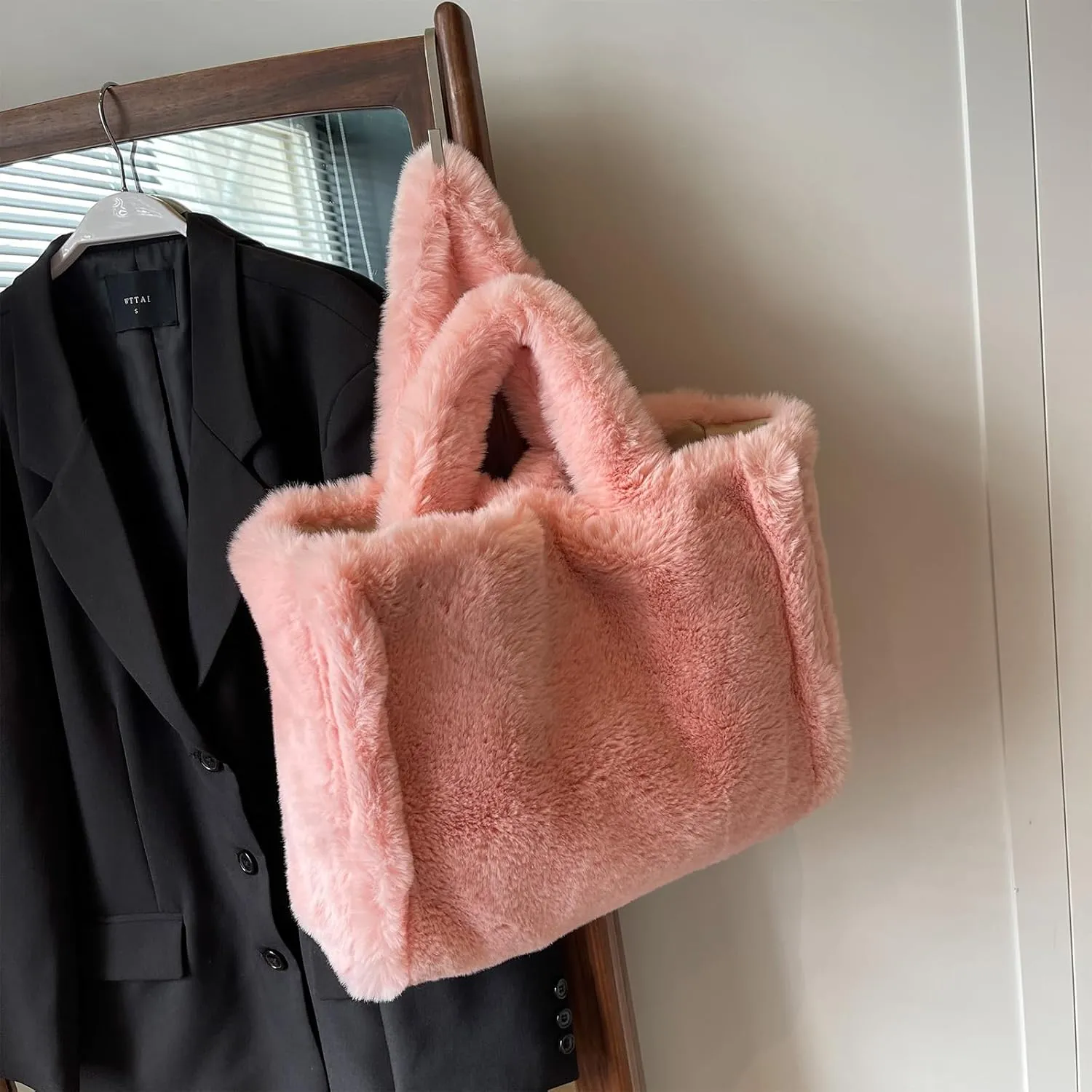 Fluffy Tote Bag Large Fur Purses for Women Winter Fuzzy Totes Furry Shoulder Handbag Plush Bags
