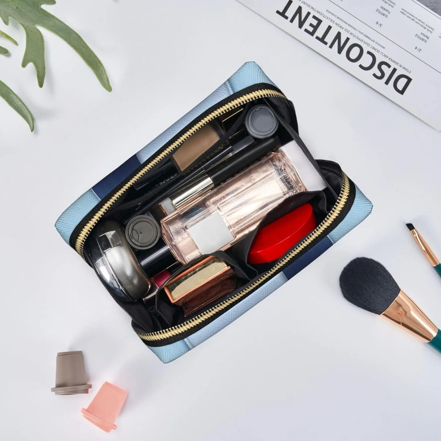 Gradient Blue Denim Printed Small Makeup Bag,Travel Cosmetic Bag Purse with Zipper,Water-resistant Makeup Organizer Bag for Women
