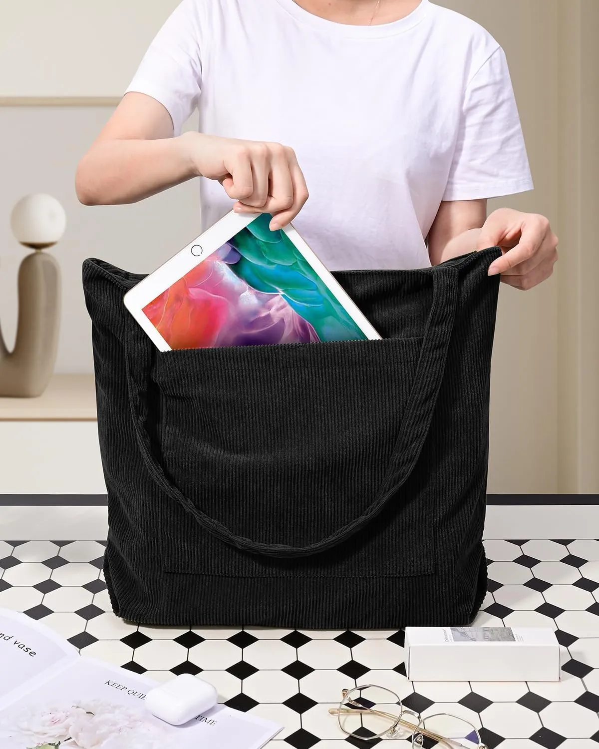 Iioscre Corduroy Tote Bag for Women,Hobo HandBags with Zipper,Large Capacity Casual Shoulder Handbags with Inner Pockets