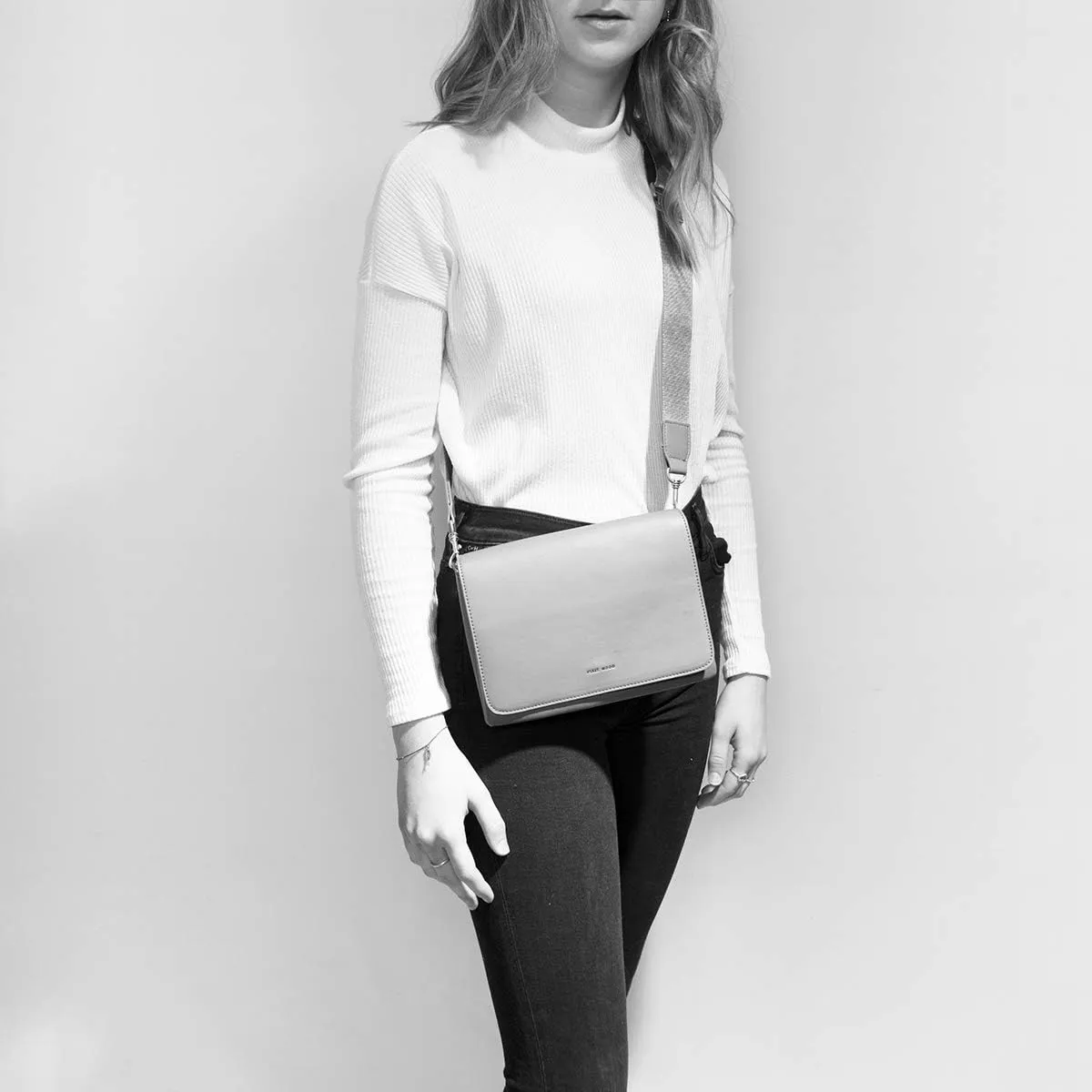 Pixie Mood GIANNA-CBODY-PINK-OS Pebbled Exterior Dual Straps, Vegan Leather Crossbody Handbag Purse