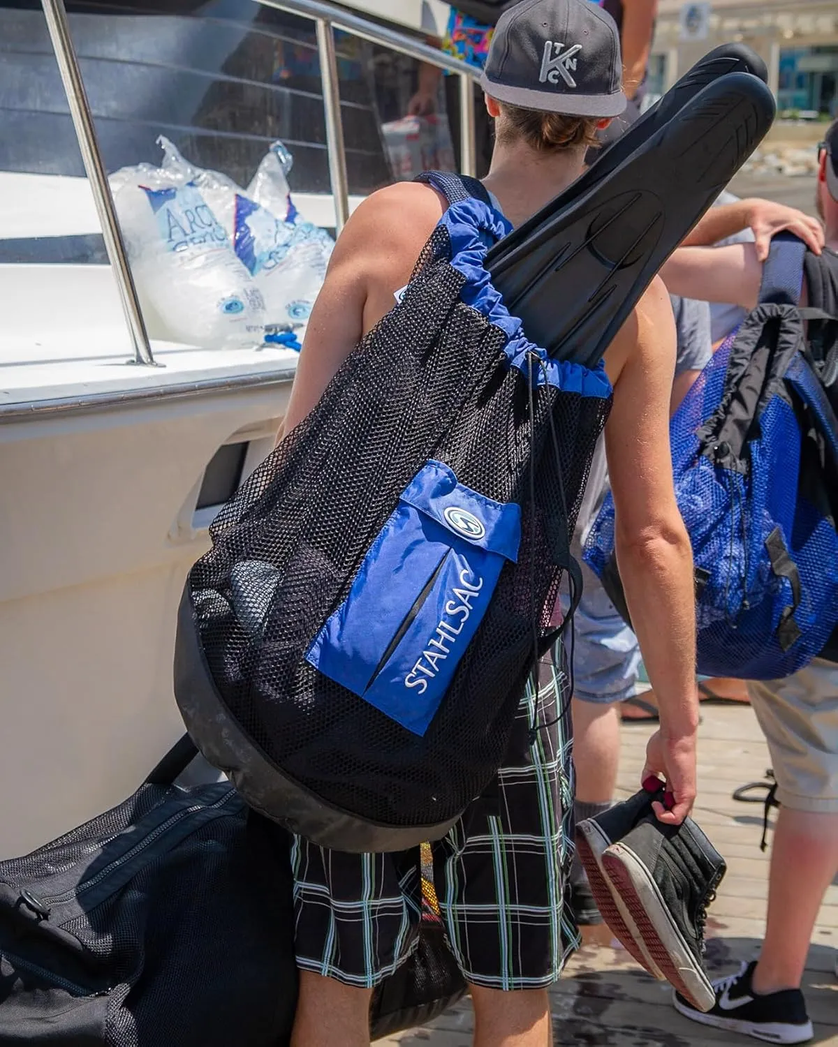 Stahlsac Bonaire Mesh Backpack: Big 142L size, ideal for dive gear, dry pockets