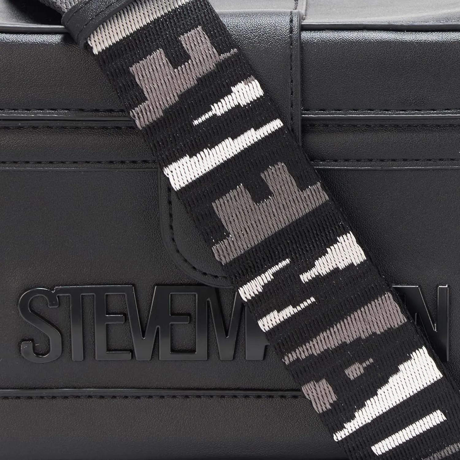 Steve Madden Bgiove Box Crossbody