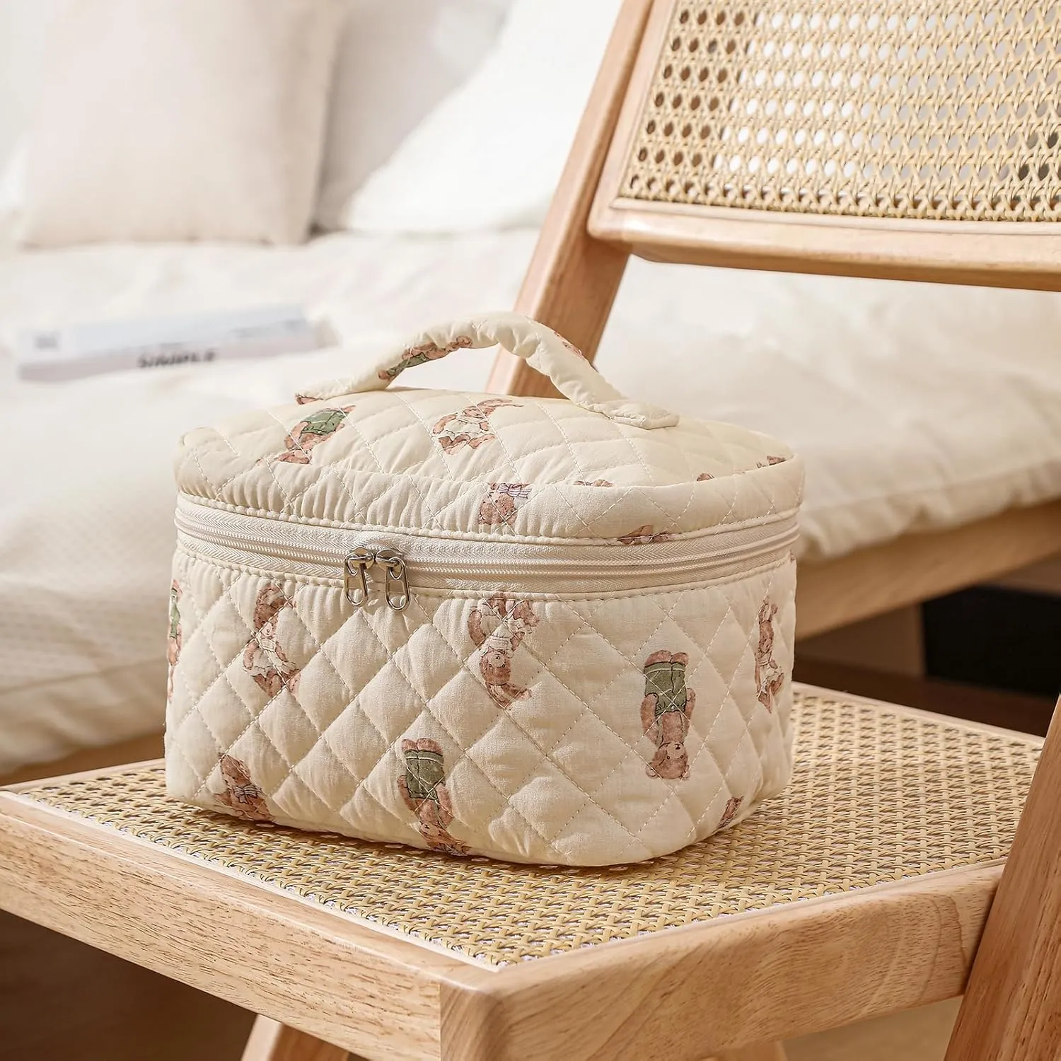 uekeboag 2 pcs Large Floral Quilted Makeup Bag Set for Women, Cotton Quilted Big Cosmetic Bag, Coquette Aesthetic Cute Travel Toiletry Bag