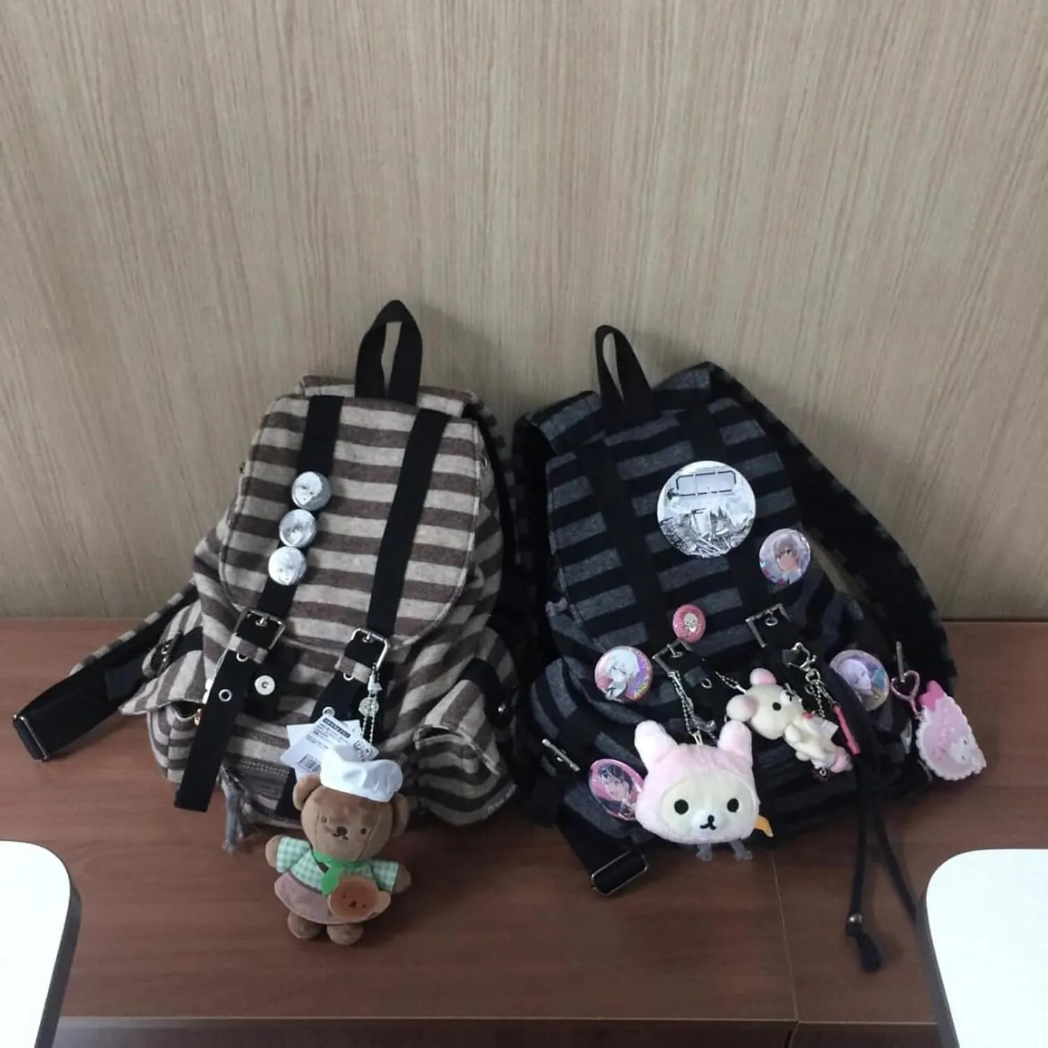 Vintage Striped High-Capacity Backpack for Students, Men and Women; Commuter-Friendly, Stylish