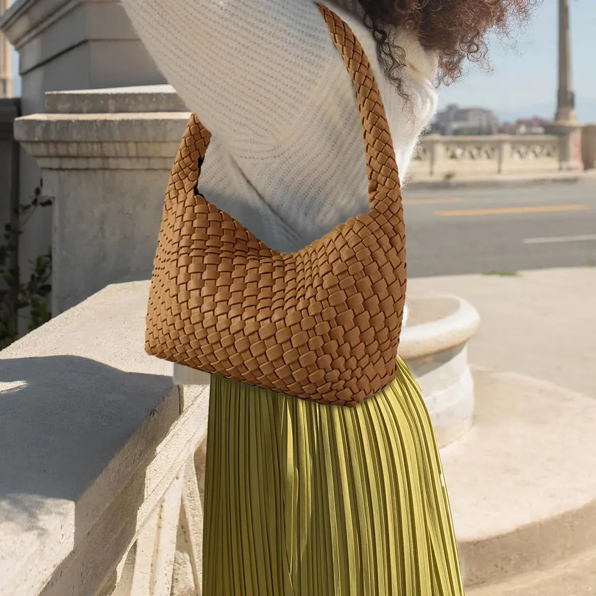 Woven Handbag for Woman Vegan Leather Hand Woven Shoulderbag and Purse Small Fashion Shopper Bag
